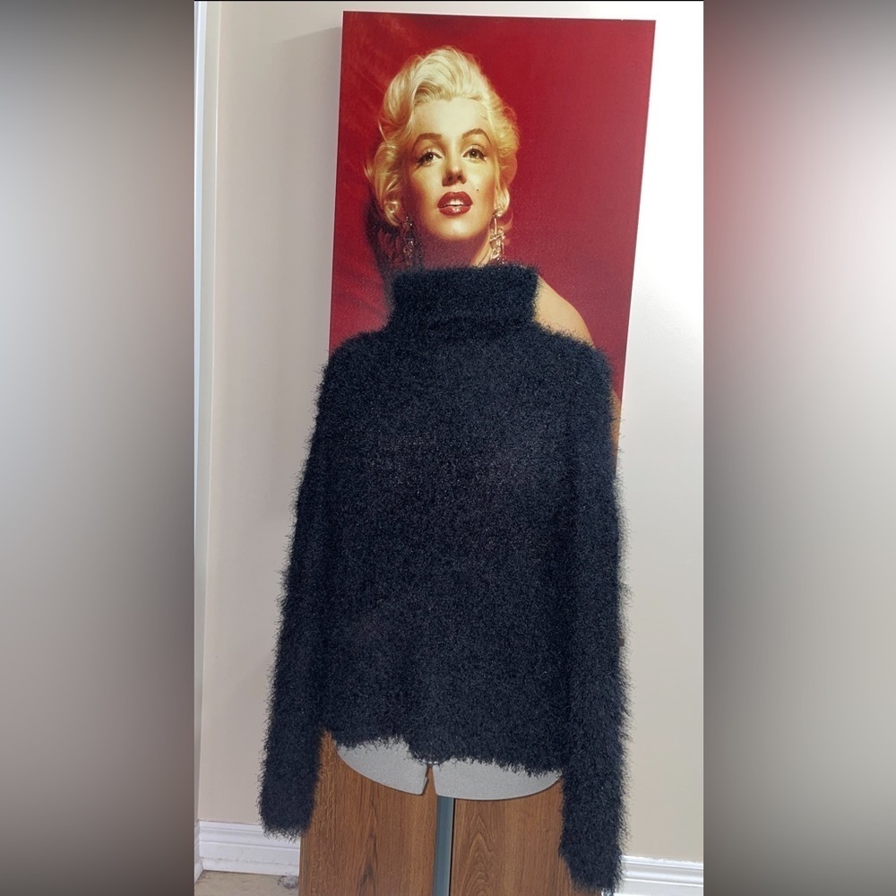 Fuzzy black sweater vintage brand graffiti